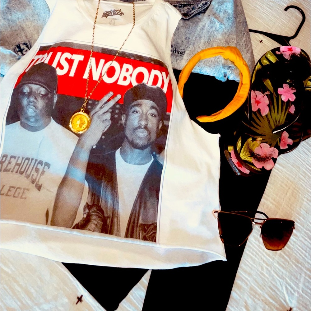 “Trust Nobody” Biggie & 2Pac tee🙏🏻🙏🏻